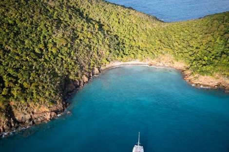 Review img # 27 of the yacht ISLAND KISSES