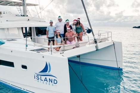 Review img # 28 of the yacht ISLAND KISSES