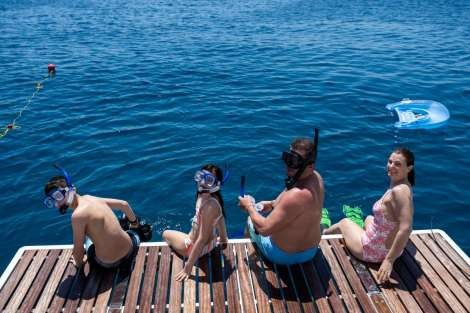 Review img # 21 of the yacht ISLAND KISSES