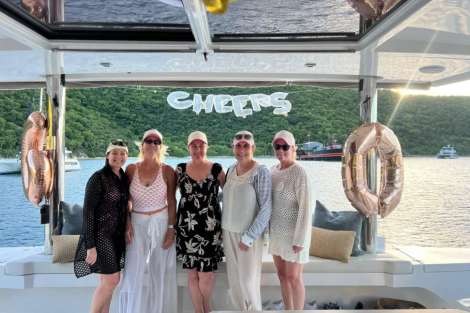 Review img # 8 of the yacht ISLAND KISSES