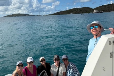 Review img # 9 of the yacht ISLAND KISSES