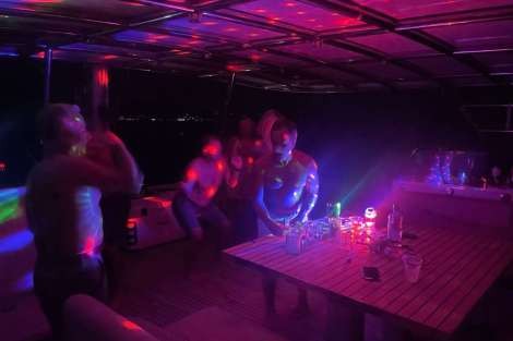 Review img # 34 of the yacht OCEAN VIBES